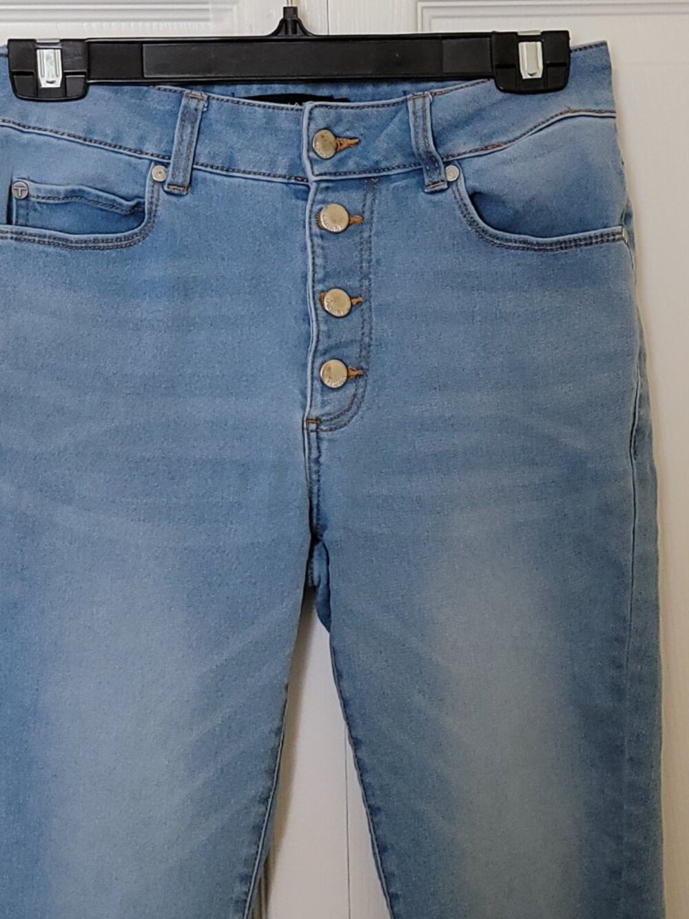 Tahari Girls Button‑Fly Capris · Medium Wash Denim · Size 8 Emily Style - Picture 10 of 15